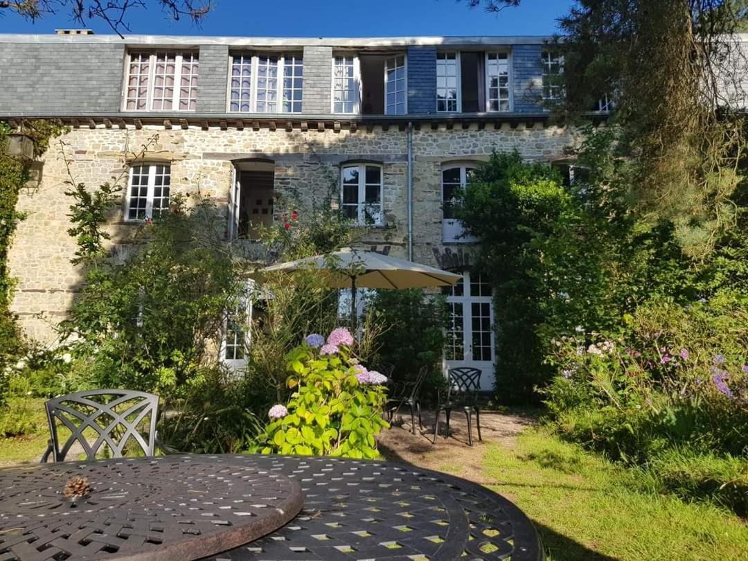 Hotel Manoir Du Tertre Au Coeur De La Foret De Broceliande Paimpont Exteriér fotografie